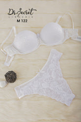 حمالة صدر دانتيل وملابس داخلية